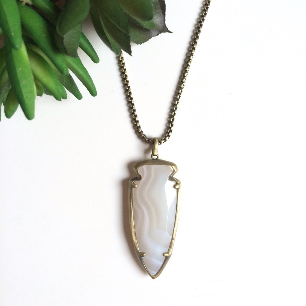 Kendra Scott White Agate Arrowhead Pendant Necklace in Gold